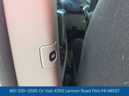 Used 2014 Dodge Grand Caravan SXT FWD image 14