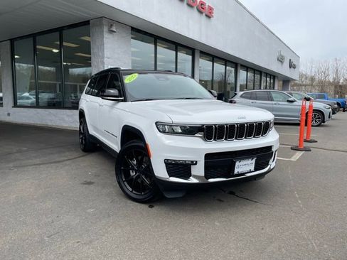 Used 2023 Jeep Grand Cherokee L Limited AWD/4WD image 3