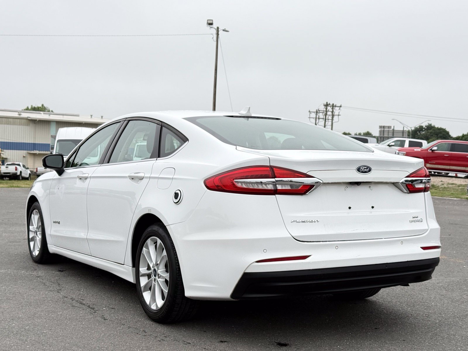 Used 2019 Ford Fusion SE FWD image 9