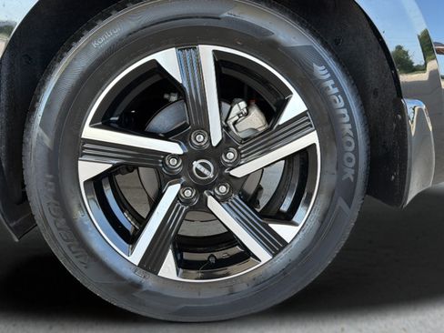 Certified 2025 Nissan Sentra SV FWD image 15