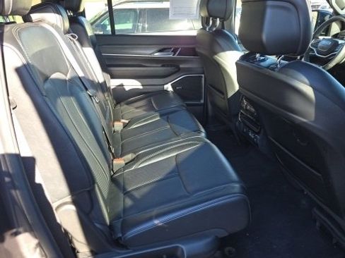 Used 2024 Jeep Wagoneer L Series II w/ Flexible Seating Group image 31