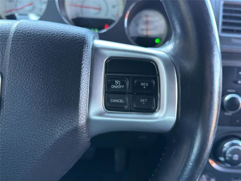 Used 2012 Dodge Challenger SXT RWD image 18