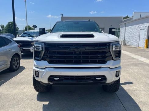 Used 2025 Chevrolet Silverado 2500 High Country AWD/4WD image 9