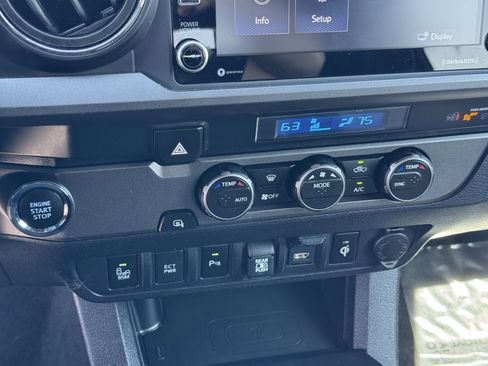 Used 2023 Toyota Tacoma TRD Off-Road w/ Technology Package RWD image 27