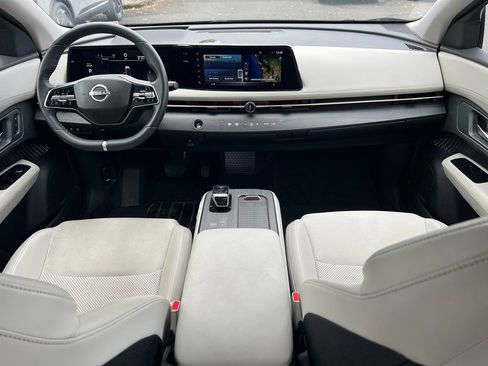 Used 2023 Nissan Ariya FWD image 12