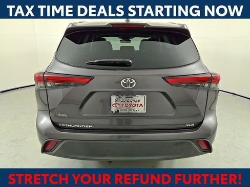 Certified 2021 Toyota Highlander XLE image 6