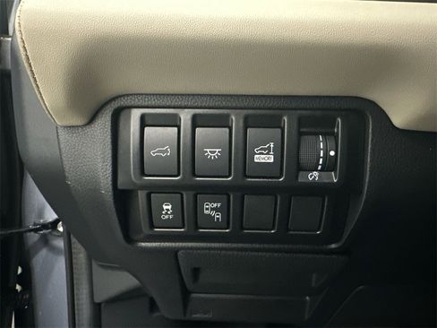 Used 2022 Subaru Ascent Limited w/ Technology Package image 36