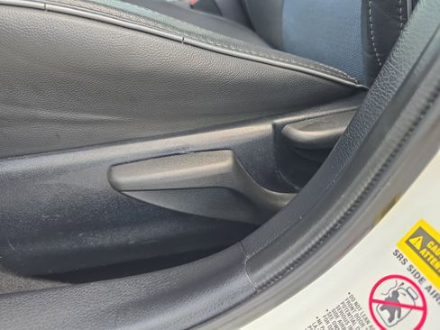 Used 2014 Toyota Corolla S image 16