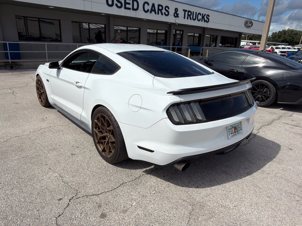 Used 2016 Ford Mustang GT RWD image 4