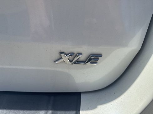 Used 2020 Toyota Sienna XLE w/ XLE Navigation Package image 13