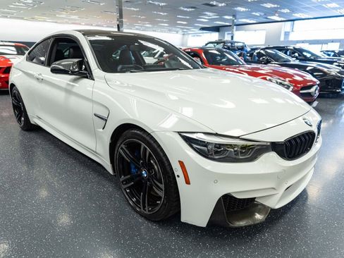 Used 2018 BMW M4 Coupe RWD image 3
