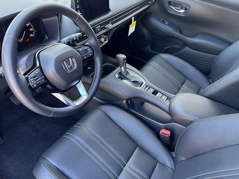Certified 2026 Honda HR-V EX-L image 4