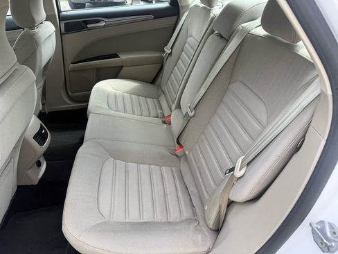 Used 2017 Ford Fusion SE w/ Fusion SE Technology Package FWD image 26