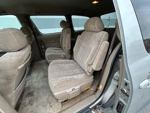 Used 2002 Toyota Sienna LE image 38