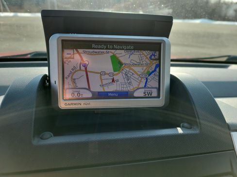 Used 2010 Nissan Frontier SE image 26