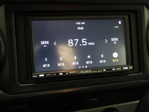 Used 2017 Toyota Tacoma SR image 24