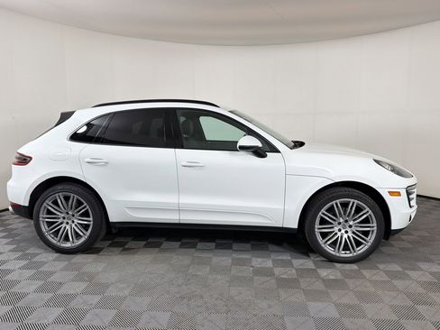Used 2018 Porsche Macan AWD/4WD image 9