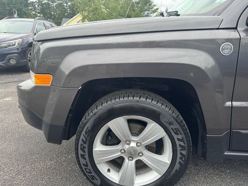 Used 2017 Jeep Patriot Latitude w/ Sun/Sound Group AWD/4WD image 16