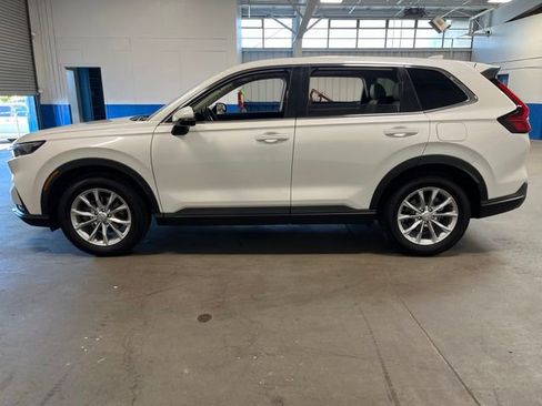 Used 2025 Honda CR-V EX image 6