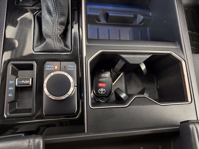 Used 2022 Toyota Tundra SR5 AWD/4WD image 23