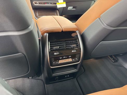 New 2026 BMW X5 xDrive40i w/ Climate Comfort Package image 17