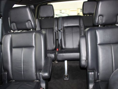 Used 2016 Ford Expedition XLT w/ Equipment Group 202A RWD image 29