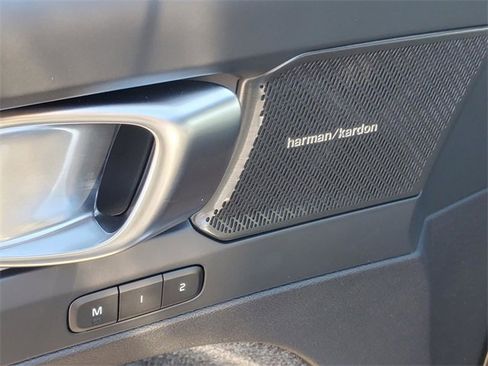 New 2026 Volvo XC40 B5 Ultra w/ Protection Package Premier image 11