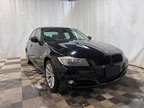 Used 2011 BMW 328i xDrive Sedan image 3