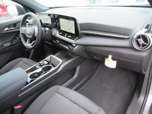 New 2026 Chevrolet Equinox LT image 10