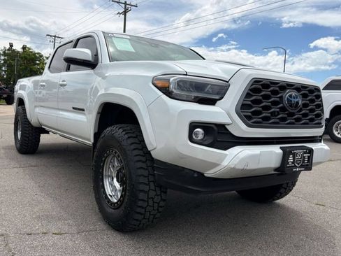 Used 2023 Toyota Tacoma TRD Sport w/ TRD Premium Sport Package AWD/4WD image 4