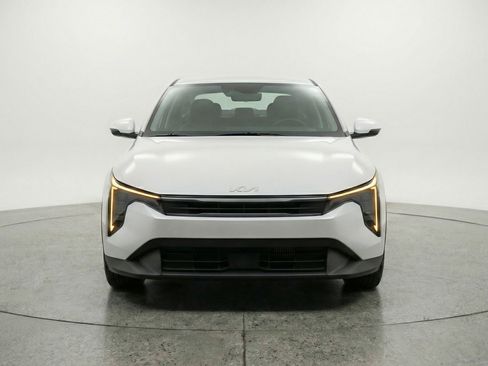 Used 2025 Kia K4 LXS image 2