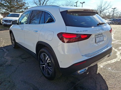 Used 2026 Mercedes-Benz GLA 250 4MATIC image 4