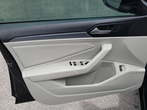 Used 2023 Volkswagen Jetta SE FWD image 16