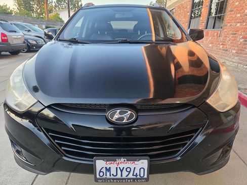 Used 2011 Hyundai Tucson GLS image 2