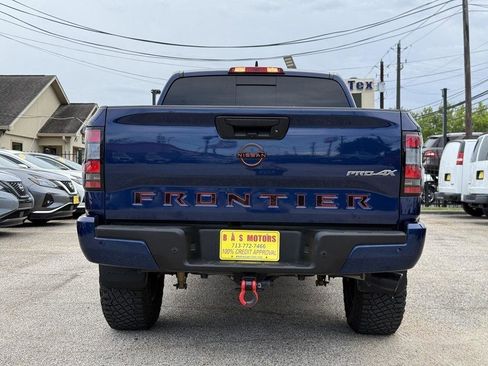 Used 2023 Nissan Frontier PRO-4X w/ Pro Convenience Package image 2