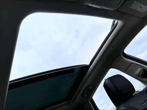 Used 2019 Cadillac XT5 Luxury FWD image 22