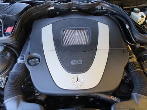 Used 2011 Mercedes-Benz C 300 Sport image 18