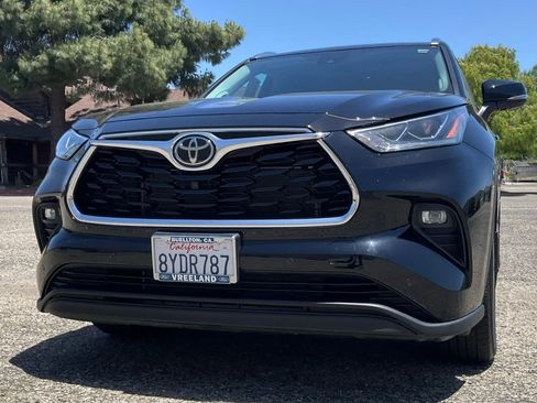 Used 2021 Toyota Highlander Limited FWD image 50