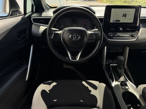Used 2025 Toyota Corolla Cross AWD Hybrid image 13
