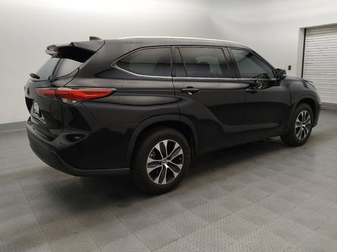 Used 2022 Toyota Highlander XLE FWD image 10