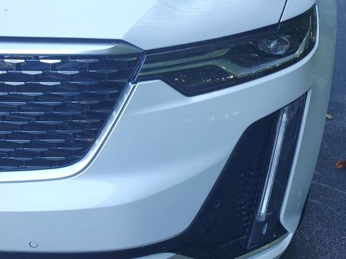 New 2025 Cadillac XT6 Luxury image 10