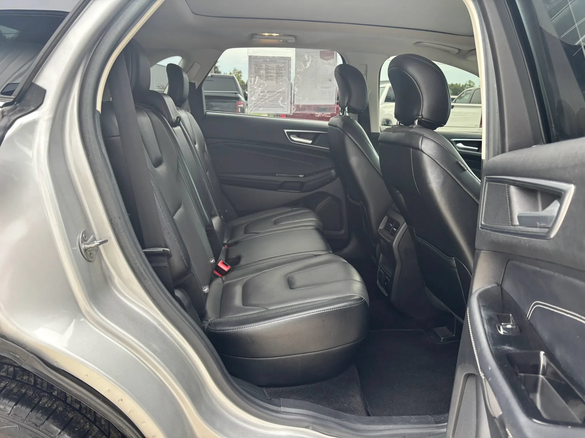 Used 2018 Ford Edge Titanium w/ Equipment Group 301A FWD image 15