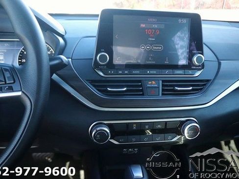 Certified 2024 Nissan Altima 2.5 SV image 19