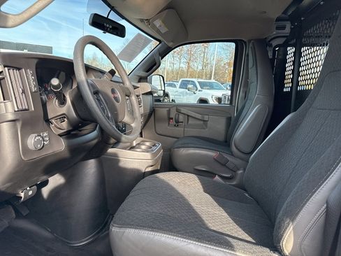 Used 2024 GMC Savana 2500 w/ Driver Convenience Package image 9