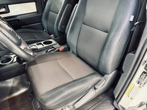 Used 2012 Toyota FJ Cruiser 2WD w/ Upgrade Pkg image 24