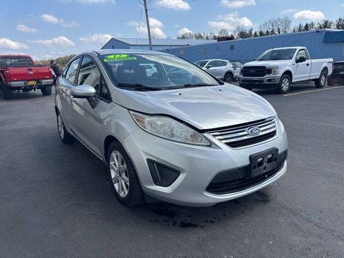 Used 2012 Ford Fiesta SE image 4
