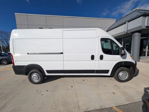 New 2026 RAM ProMaster 2500 w/ Convenience Group image 4