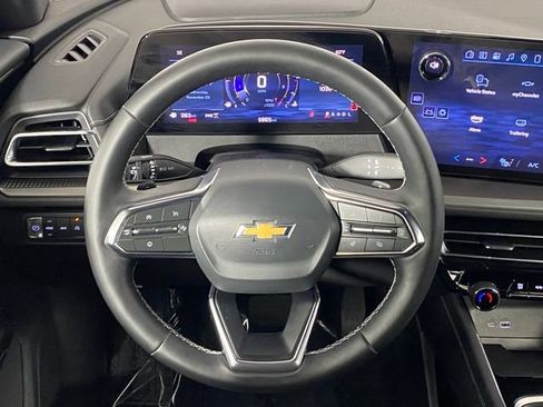 Certified 2025 Chevrolet Traverse LT w/ Driver Confidence Package image 16