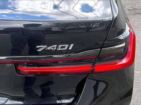 Used 2020 BMW 740i w/ M Sport Package RWD image 24