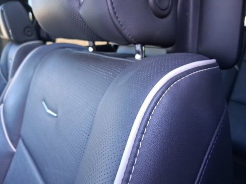 Used 2021 Cadillac Escalade ESV Premium Luxury image 20